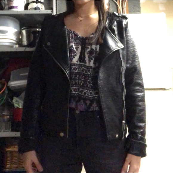 Fake leather Black Leather Jacket Juniors Large - Picture 2 of 4